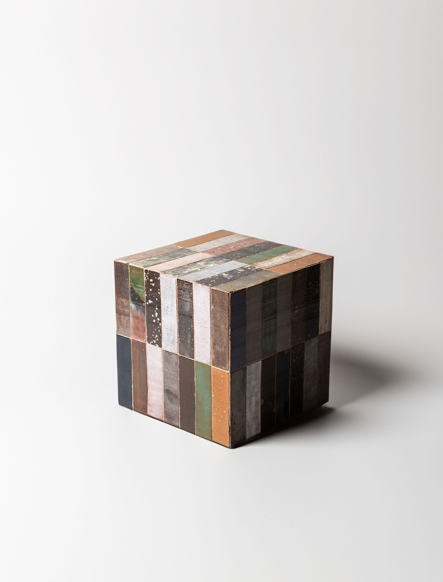 Minerales Side Table