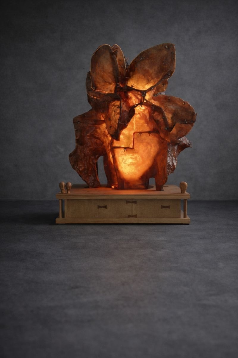 Señora de las Iguanas Lamp